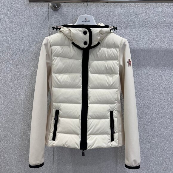 Moncler Grenoble Lamoura hooded buttoned jacket - Picture 3 of 11